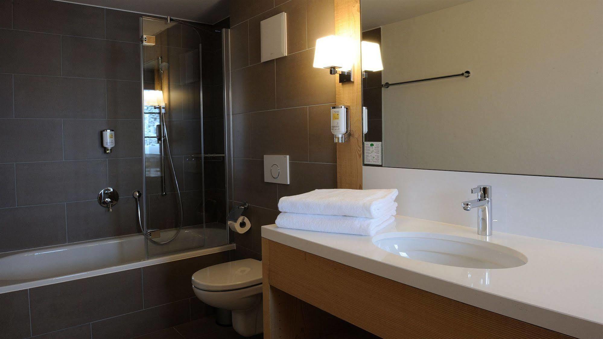 גשטאט Hotel Des Alpes Superieur מראה חיצוני תמונה