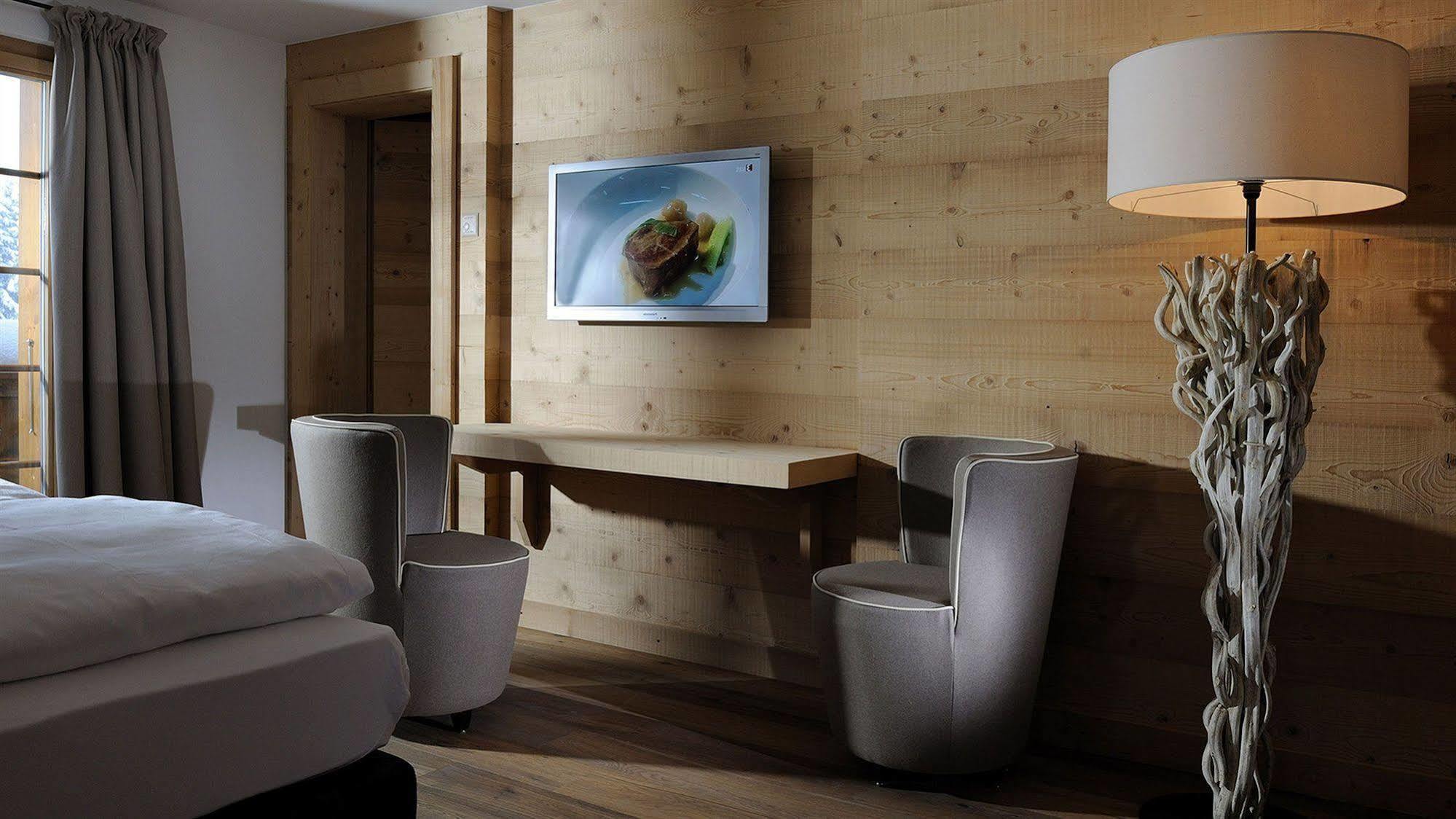 גשטאט Hotel Des Alpes Superieur מראה חיצוני תמונה