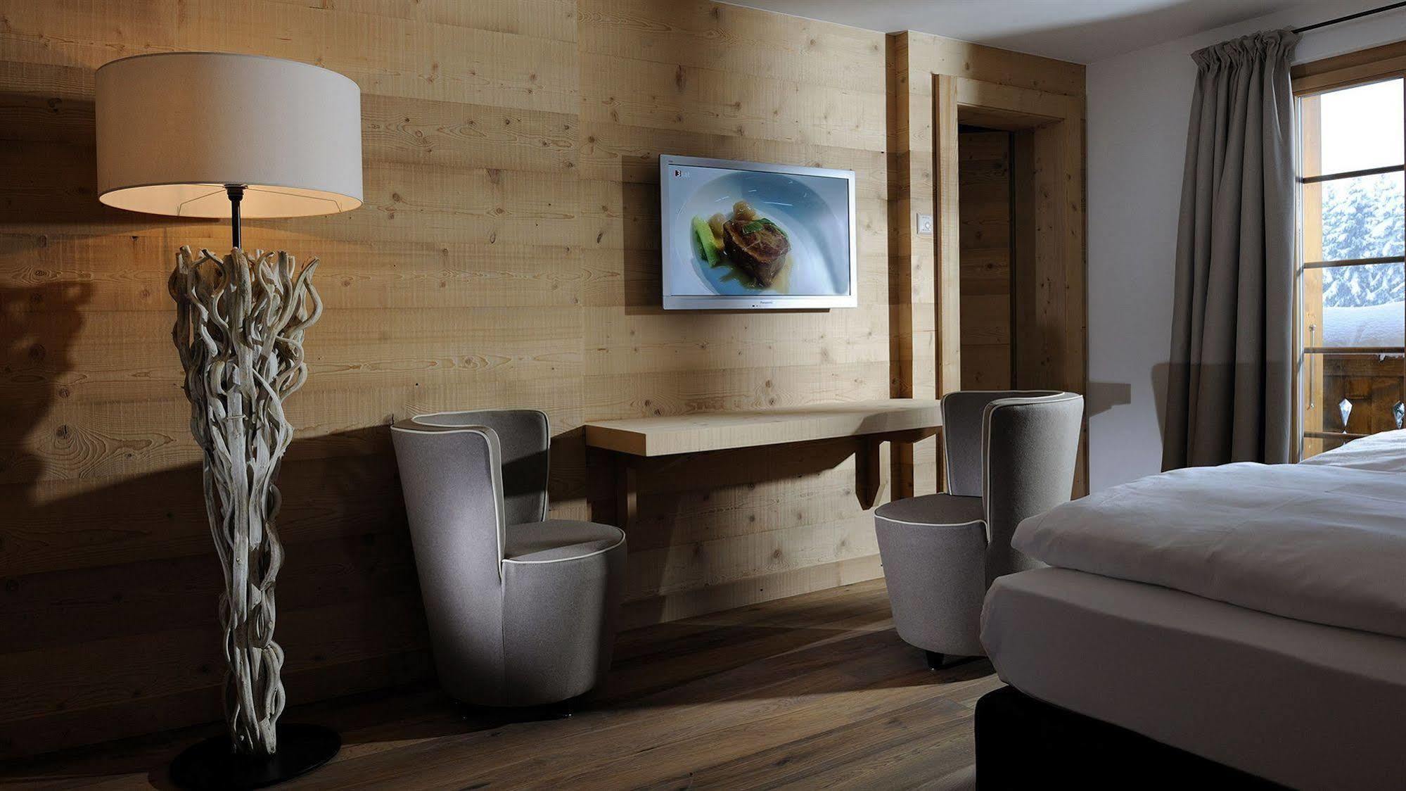 גשטאט Hotel Des Alpes Superieur מראה חיצוני תמונה